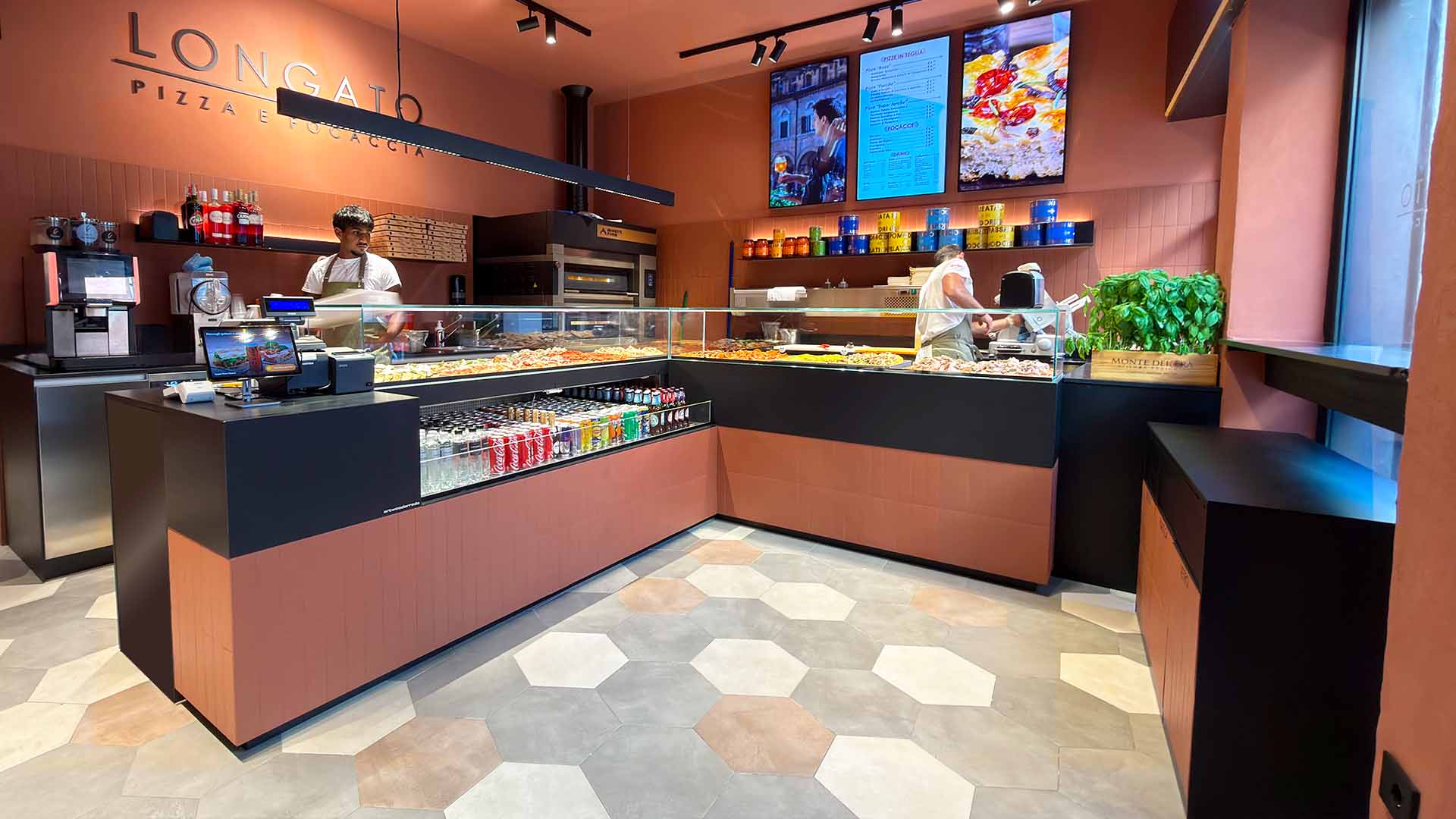 Arredamento su misura per Longato Pizza e Focaccia a Padova realizzato da Artwood Arreda